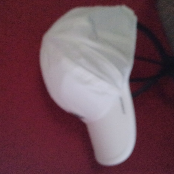 Adidas White Cap - Picture 3 of 9